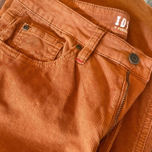 IDYLLWIND WOMEN'S HIGH RISIN' STRETCH SIGNATURE BACK POCKETS FLARE CORDUROY JEAN - Picture 6 of 6